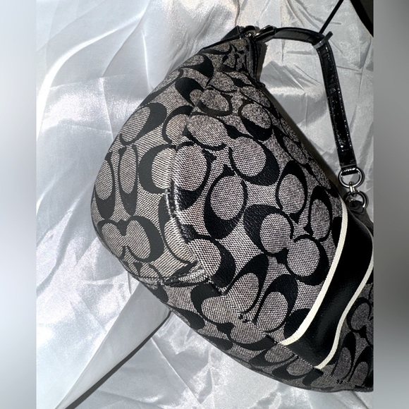 Coach shoulder bag - Picture 6 of 11